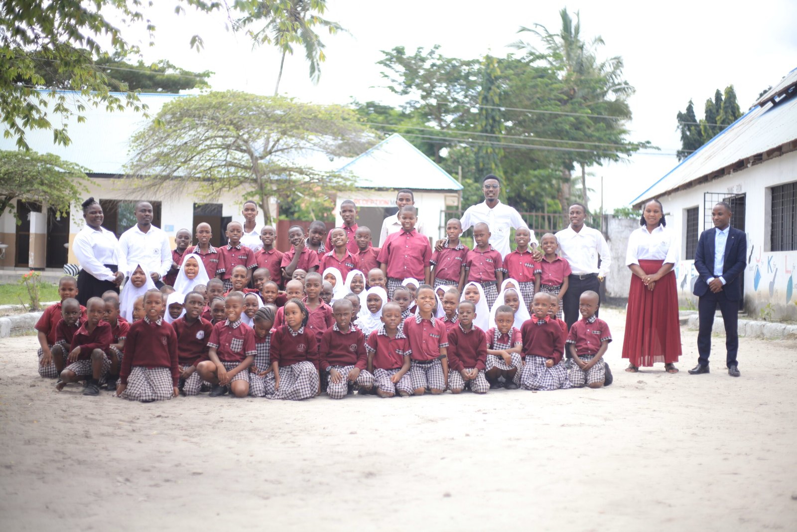 robeli pre &primary school logo